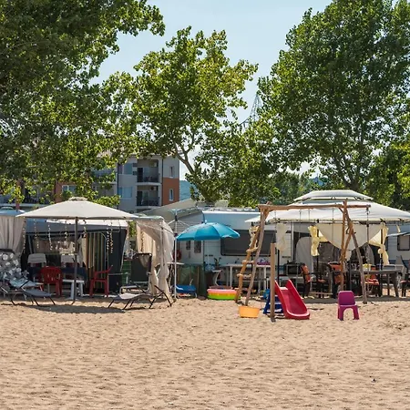 Gradina Κάμπινγκ